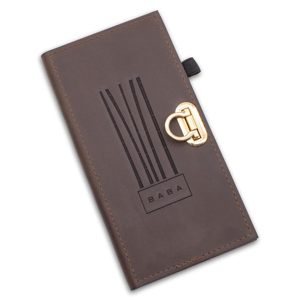 Leather check presenter book in brown leather. 